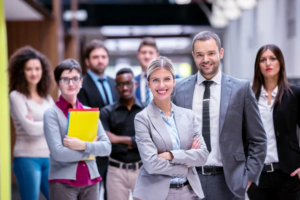 Équipe de jeunes entrepreneurs — Photo