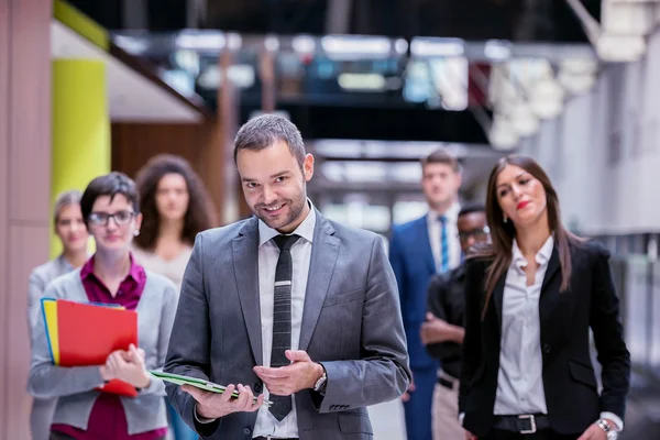 Équipe de jeunes entrepreneurs — Photo