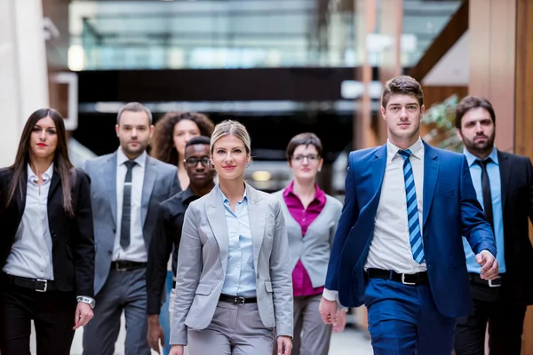 Equipa de jovens empresários — Fotografia de Stock