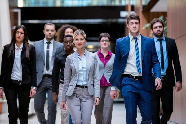 Team junger Geschäftsleute — Stockfoto