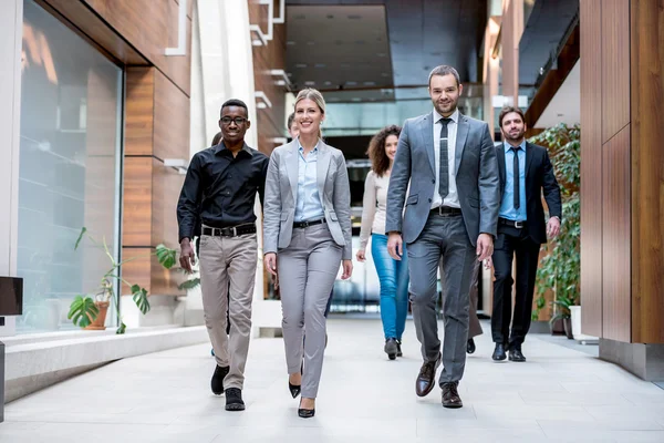 Equipo de jóvenes empresarios — Foto de Stock