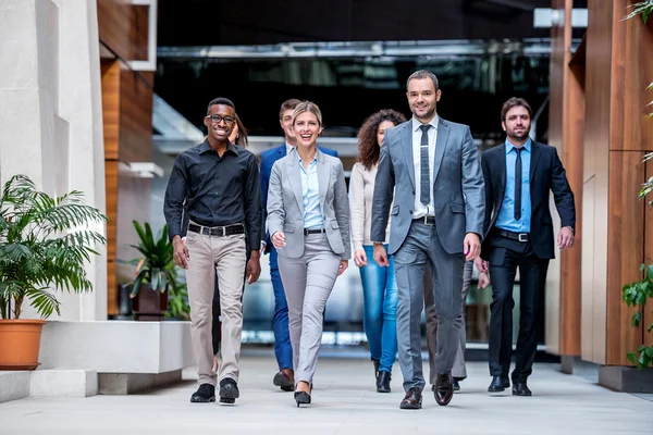 Equipo de jóvenes empresarios —  Fotos de Stock