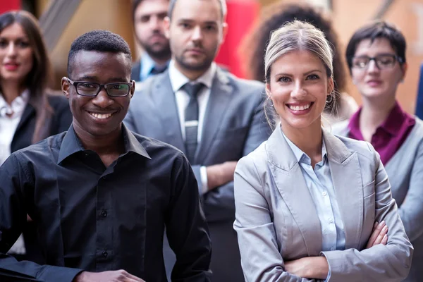 Equipo de jóvenes empresarios — Foto de Stock