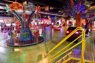 Bahçesi alışveriş merkezi