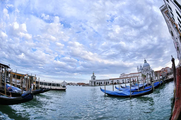 Venezia Italia vista con gondole — Foto Stock