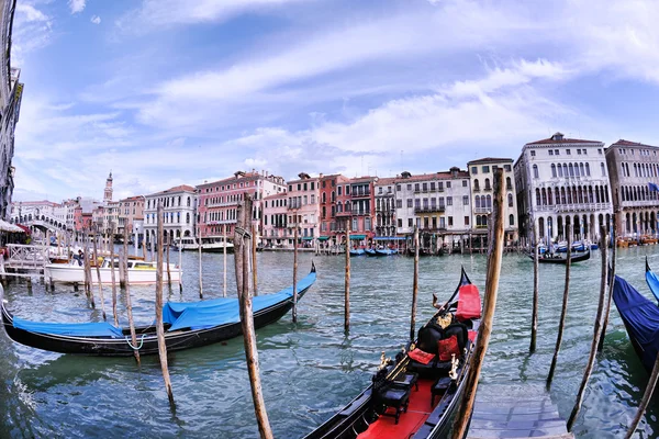 Venedig Italien vy med gondoler — Stockfoto