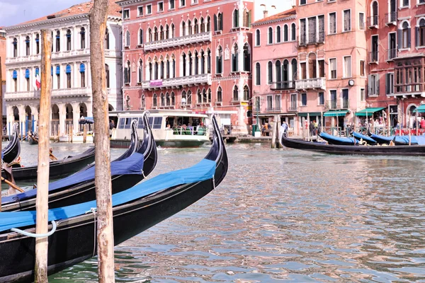 Venetië Italië weergave met gondels — Stockfoto