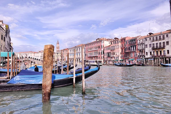 Venecia Italia vista con góndolas —  Fotos de Stock