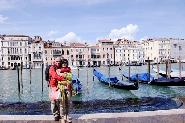 Gelukkige paar in Venetië — Stockfoto