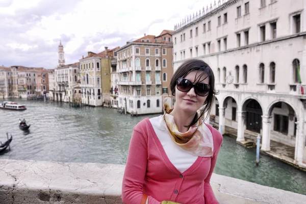 Belle femme à Venise — Photo