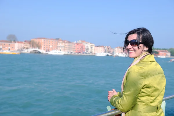Schöne Frau in Venedig — Stockfoto