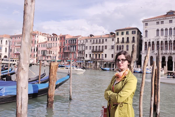 Krásná žena v Benátkách — Stock fotografie
