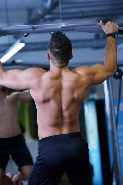 Handsome man at the gym — Stock Photo, Image