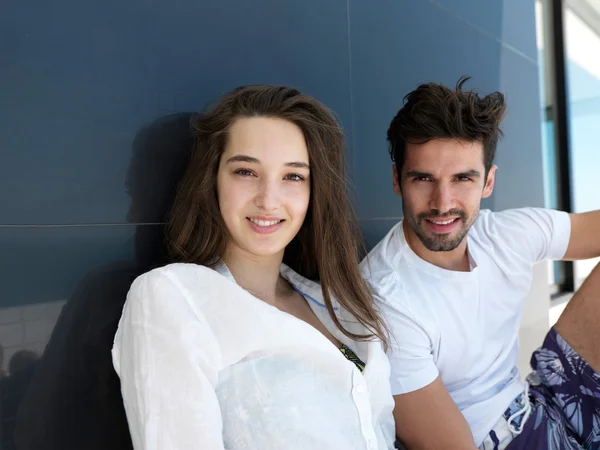 Alegre Feliz Joven Pareja Haciendo Selfie Juntos Casa —  Fotos de Stock