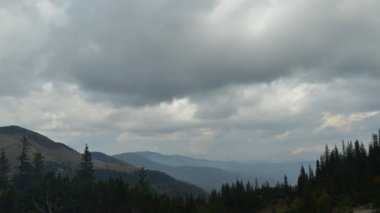 Bir bulutlu gökyüzü Timelapsed sahne