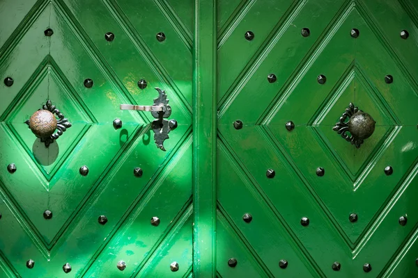 Porta verde da vicino — Foto Stock