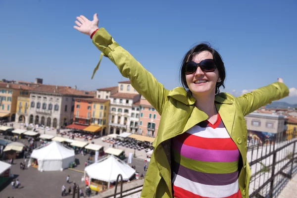 Mulher Turística Cidade Italiana Verona — Fotografia de Stock