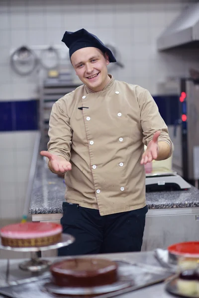 Chef Preparing Desert Cakes Kitchen — Stock Photo, Image