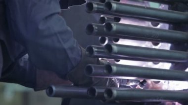 Kaynakçı metal sektöründe iş başında