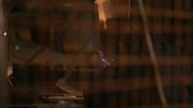 Kaynakçı metal sektöründe iş başında