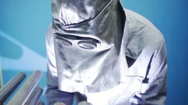 Kaynakçı metal sektöründe iş başında