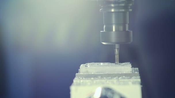 CNC freze tezgahı bir fabrika — Stok video