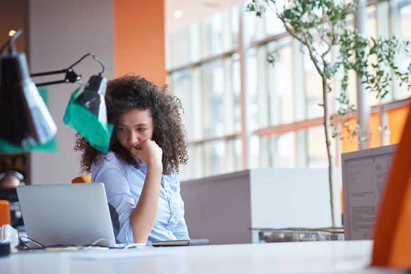 Happy Young Businesswoman Modern Office — Stock Photo, Image