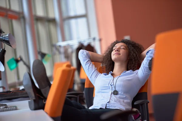 Businesswoman in the modern office — Stock Photo, Image