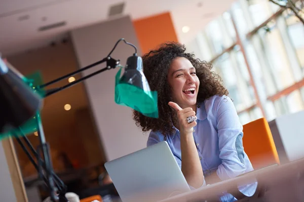 Businesswoman in the modern office — Stock Photo, Image