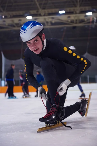 Jóvenes atletas Patinaje de velocidad —  Fotos de Stock