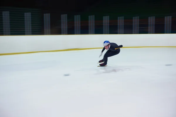 Jovem atleta Velocidade patinação — Fotografia de Stock