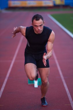 koşu parkuru başlayan blok bırakarak sprinter