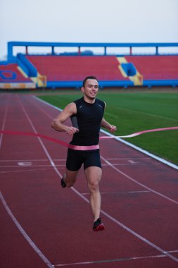 Atletik runner finis çizgi izle