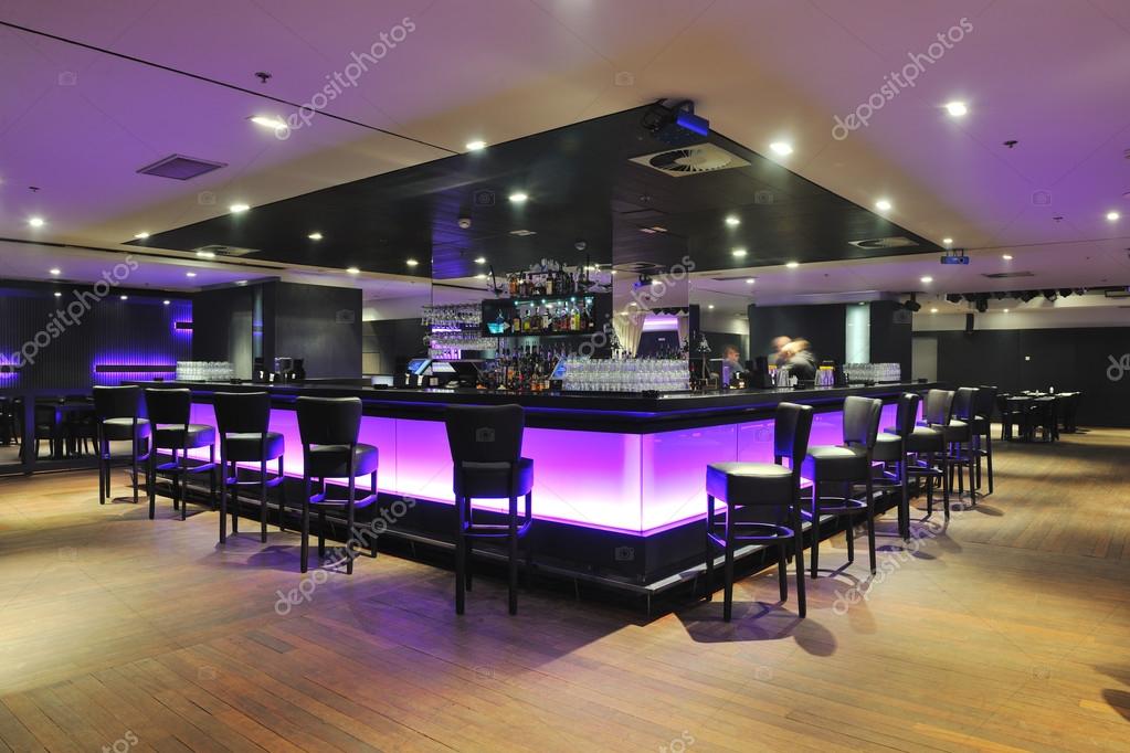 Voorbijgaand Behoort koolhydraat Modern bar or club interior Stock Photo by ©.shock 73816645