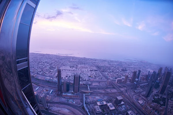 Dubai skyline ao anoitecer — Fotografia de Stock