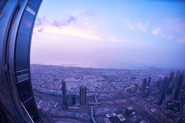 Dubai skyline ao anoitecer — Fotografia de Stock