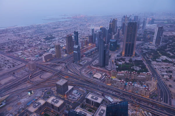 Dubais nächtliche Skyline — Stockfoto