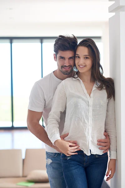 Jovem Casal Romântico Feliz Casa Moderna — Fotografia de Stock