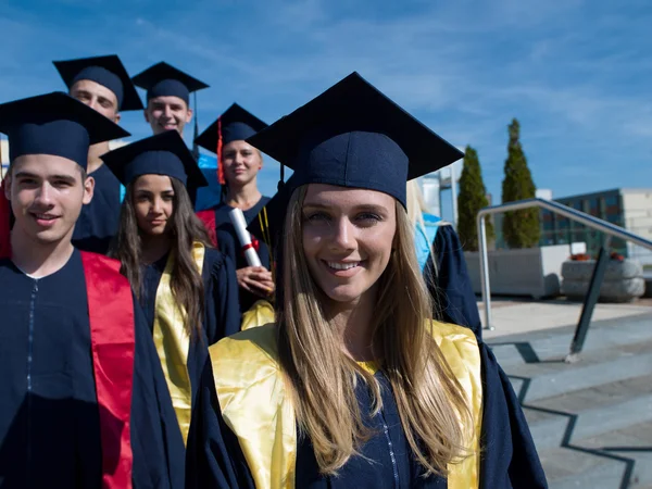 Junge Absolventen, Studenten — Stockfoto