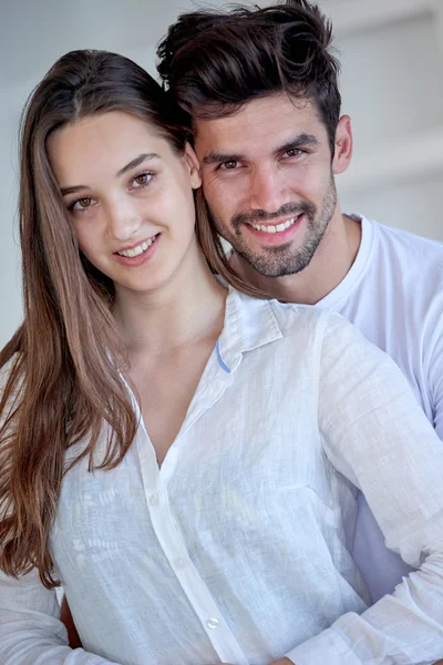 Casal romântico relaxar em casa — Fotografia de Stock