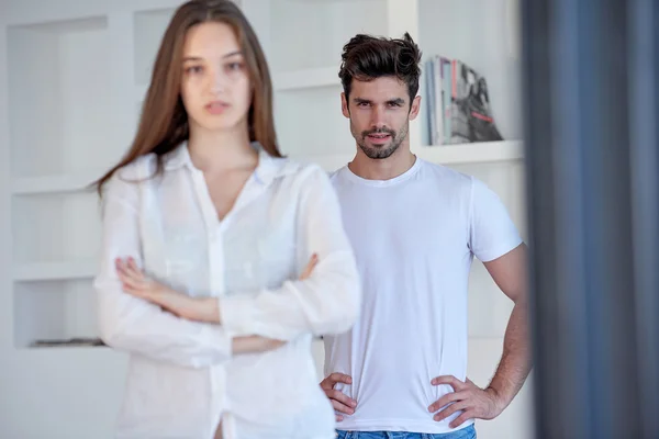 Casal romântico relaxar em casa — Fotografia de Stock