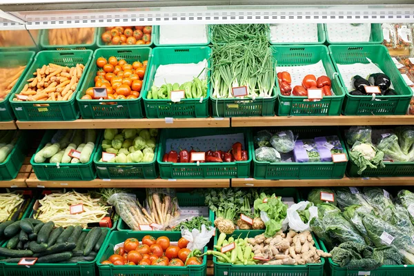 Frukt och grönsaker på marknaden — Stockfoto