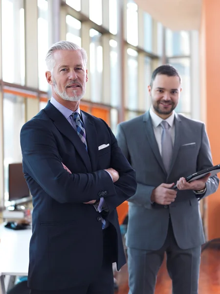 Affärspartners på kontor — Stockfoto