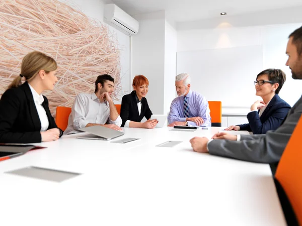 Groep van zakenmensen over vergadering — Stockfoto