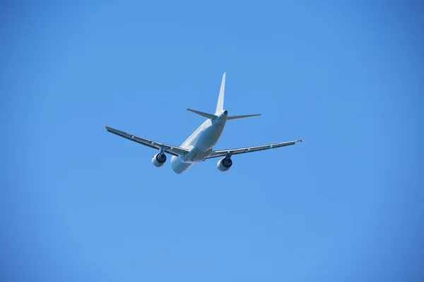 現代の飛行機ビュー — ストック写真