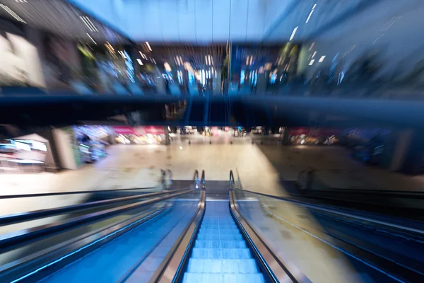 Nákupní centrum eskalátory — Stock fotografie