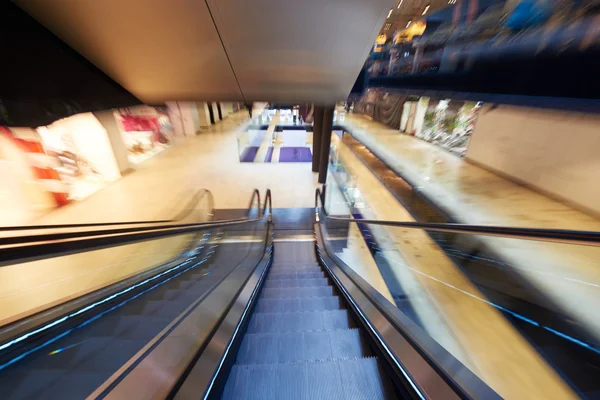 Centro comercial Escaleras mecánicas — Foto de Stock