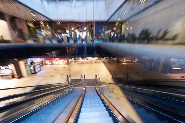 购物商场自动扶梯 — 图库照片