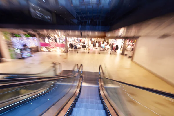 Nákupní centrum eskalátory — Stock fotografie