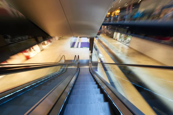 Centro comercial Escaleras mecánicas — Foto de Stock